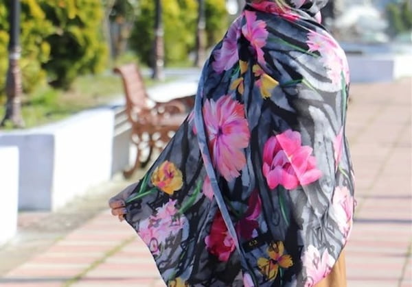 تصویر 2 از قیمت روز شال گلدار دخترانه